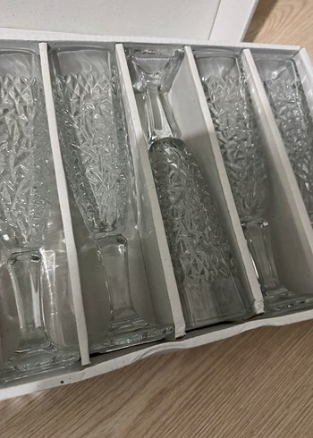 Kristal Desenli 6'lı Beyaz Kadeh Seti - Görsel 4