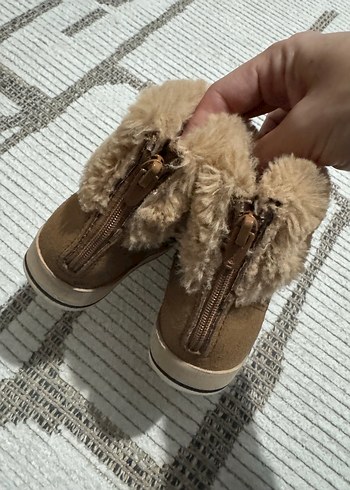 Kız Çocuk Kahverengi Süet Tüylü Bot - Görsel 2