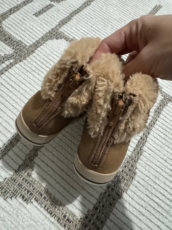 Kız Çocuk Kahverengi Süet Tüylü Bot - Görsel 2