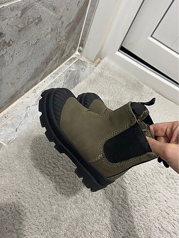 22 Beden haki Renk Erkek bebek bot H&M