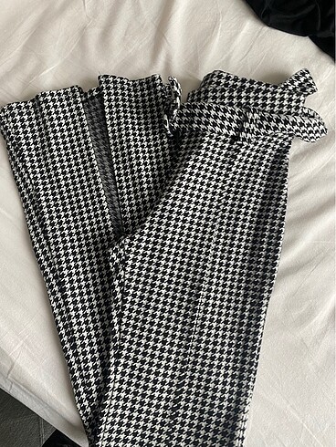 Bershka yırtmaçlı pantolon