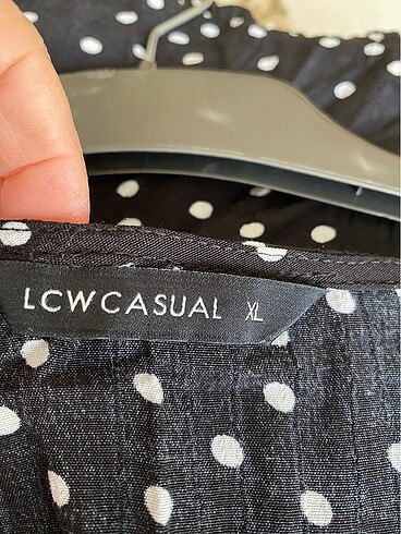 xl Beden çeşitli Renk LCW casual beyaz puantiyeli siyah elbise