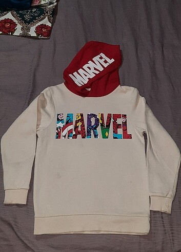 Marvel üst