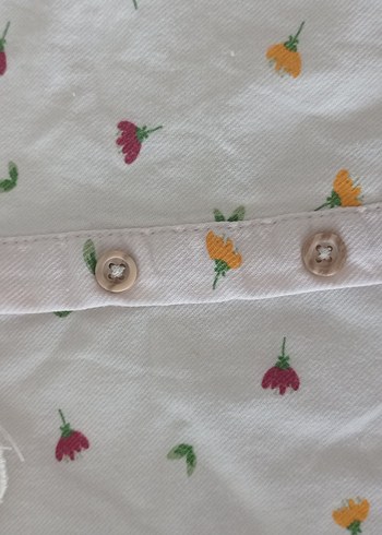 Çiçek Desenli Beyaz Çocuk gömlek - Görsel 3