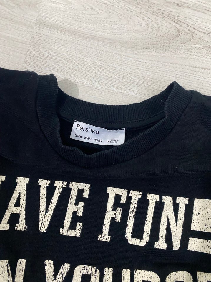 Siyah Kadın Baskılı Crop Sweatshirt - Görsel 2