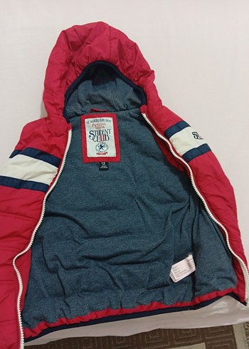 Kırmızı Kapüşonlu Erkek Çocuk Şişme Yelek - Görsel 3