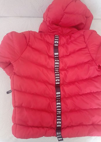 Kırmızı Kapüşonlu Erkek Çocuk Mont - Görsel 6