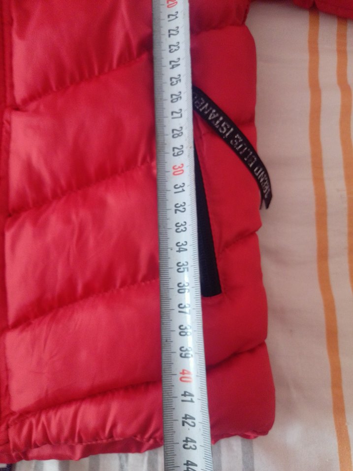 Kırmızı Kapüşonlu Erkek Çocuk Mont - Görsel 5