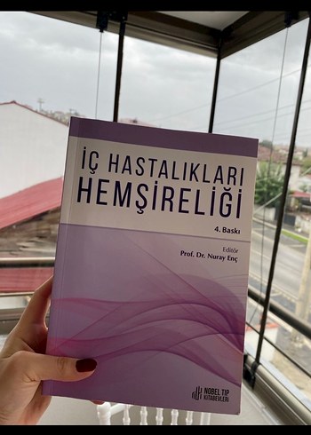 İç Hastalıkları Hemşireliği 4. Baskı Kitap