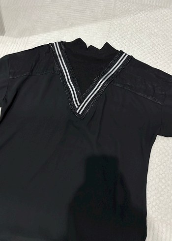 Siyah V Yaka Uzun Kollu Kadın Gömlek - Görsel 4