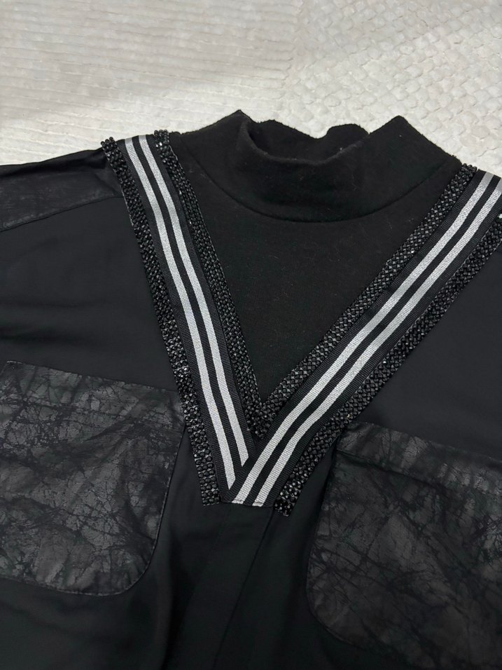 Siyah V Yaka Uzun Kollu Kadın Gömlek - Görsel 2