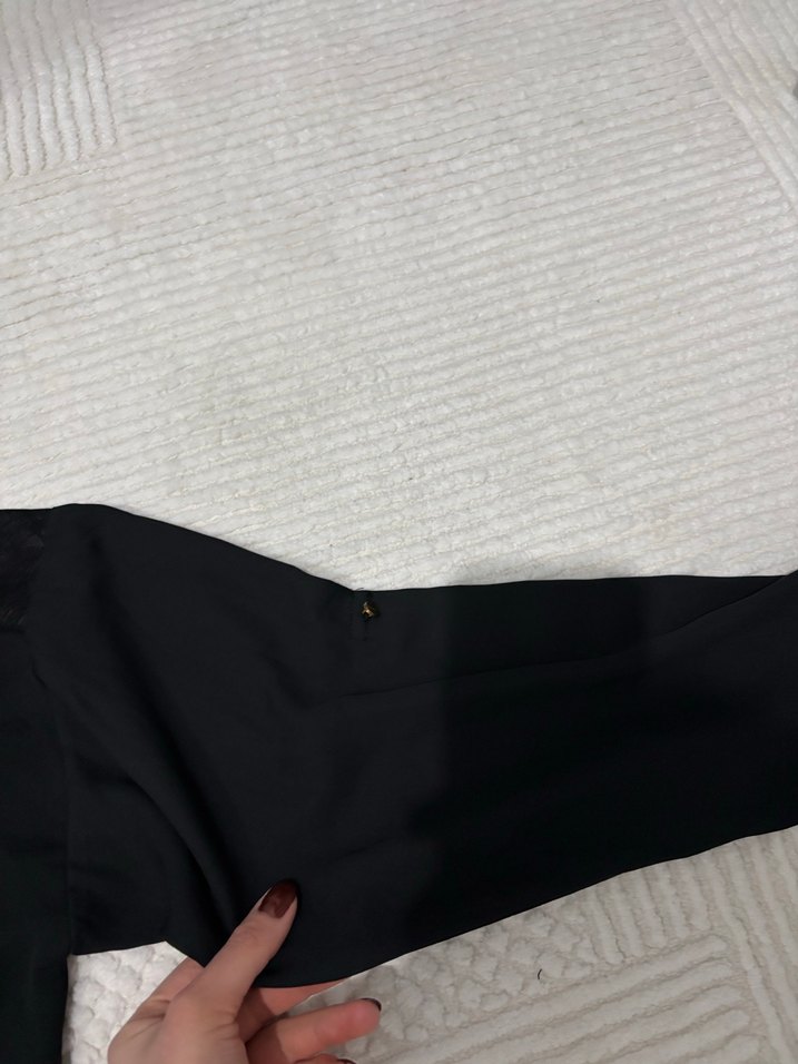 Siyah V Yaka Uzun Kollu Kadın Gömlek - Görsel 3