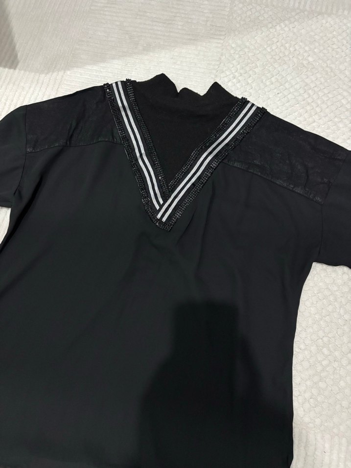 Siyah V Yaka Uzun Kollu Kadın Gömlek - Görsel 4