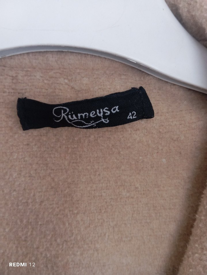 Uzun Düğmeli Kadın Kaban - Görsel 4