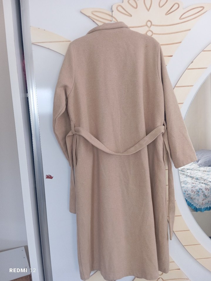 Uzun Düğmeli Kadın Kaban - Görsel 3