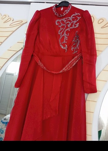 Kırmızı İşlemeli Uzun Kollu Abiye Elbise şal dahil - Görsel 2