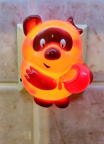 ORJİNAL LİSANSLİ WİNNİE THE POOH FİGÜRLÜ ÇOCUK ODASİ GECE LAMBAS