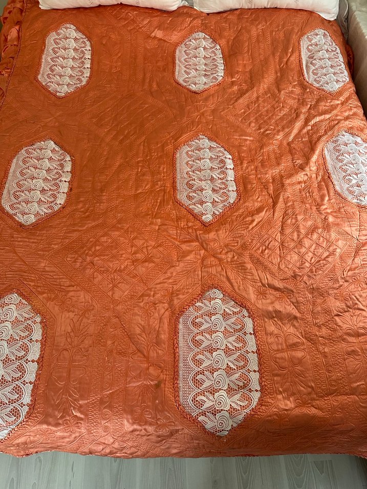 İşlemeli Parlak turuncu Yatak Örtüsü - Görsel 2