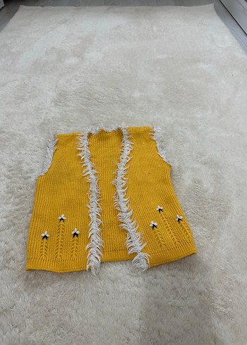 Sarı Nakışlı Örgü Kız Yeleği Kapüşonlu - Görsel 2