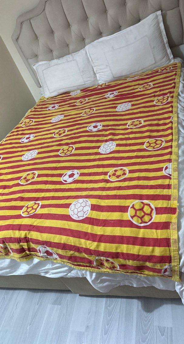 Çocuklar için renkli futbol desenli battaniye - Görsel 2