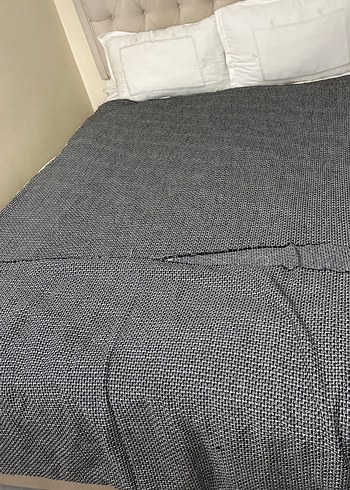 Gri Desensiz Yatak Örtüsü - Görsel 2