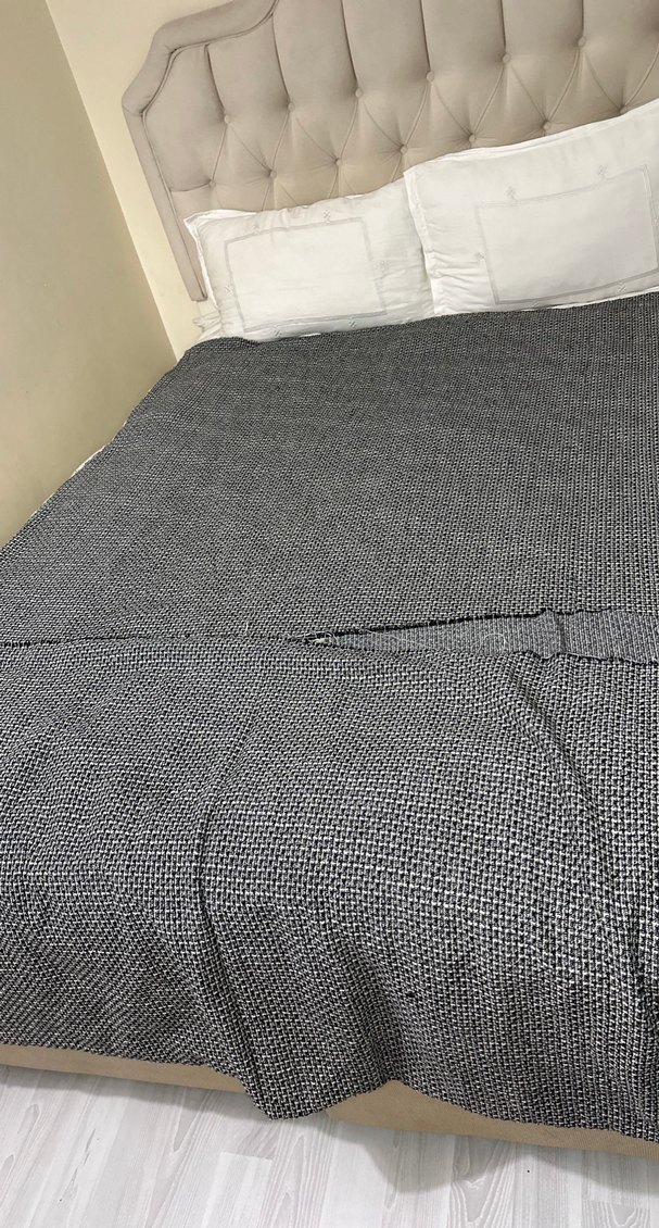 Gri Desensiz Yatak Örtüsü - Görsel 2