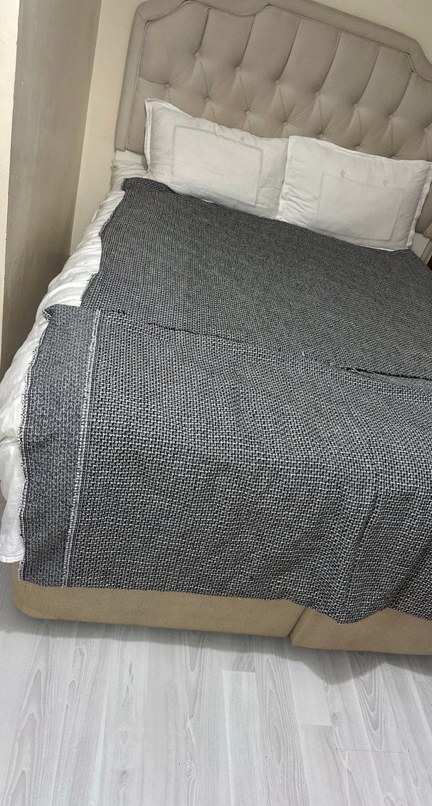 Gri Desensiz Yatak Örtüsü - Görsel 3