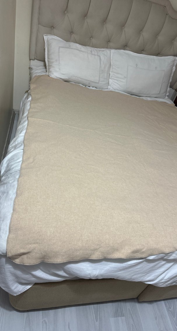 Bej Düz Yatak Örtüsü - Görsel 2