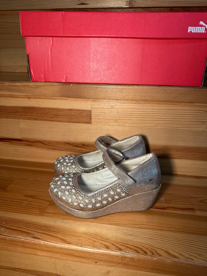 Kız Çocuk Altın Renk İşlemeli Boncuklu Babet - Görsel 4