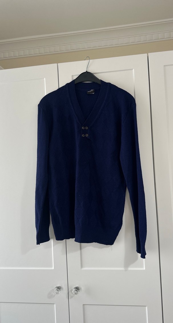 Düğmeli Lacivert V Yaka Erkek Kazak - Görsel 3