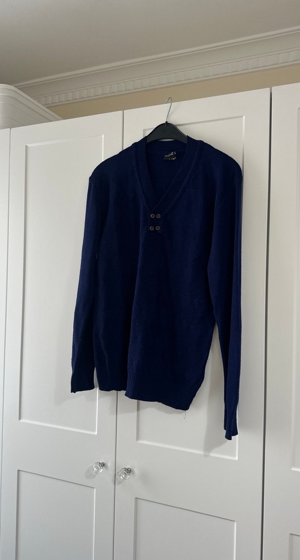 Düğmeli Lacivert V Yaka Erkek Kazak - Görsel 2