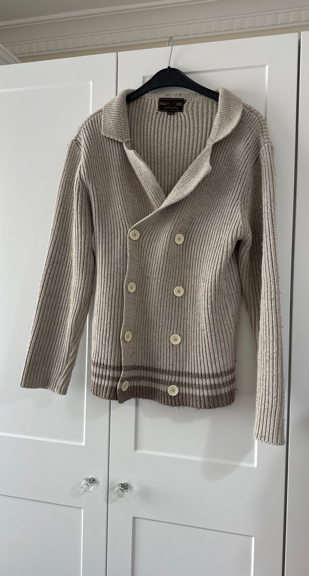 Düğmeli Bej Erkek Yün Hırka - Görsel 2