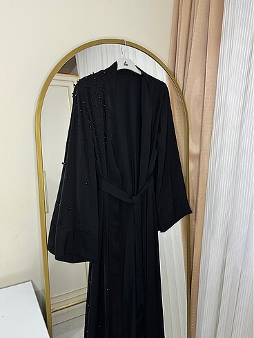 Siyah uzun abaya