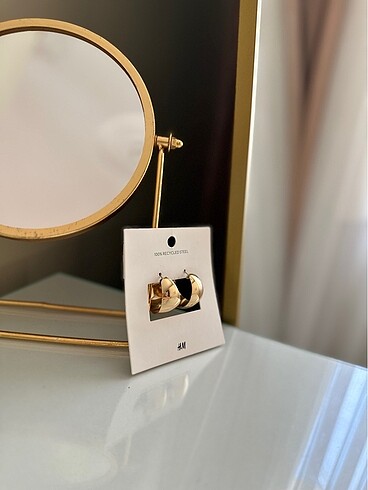 Diğer H&M gold küpe
