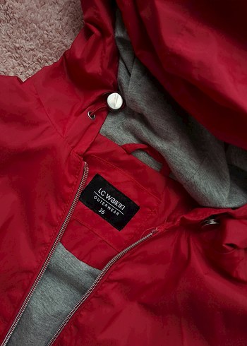 KIRMIZI KAPUSONLU FERMUARLI  YAGMURLUK / RUZGARLIK bomber tarzı - Görsel 4