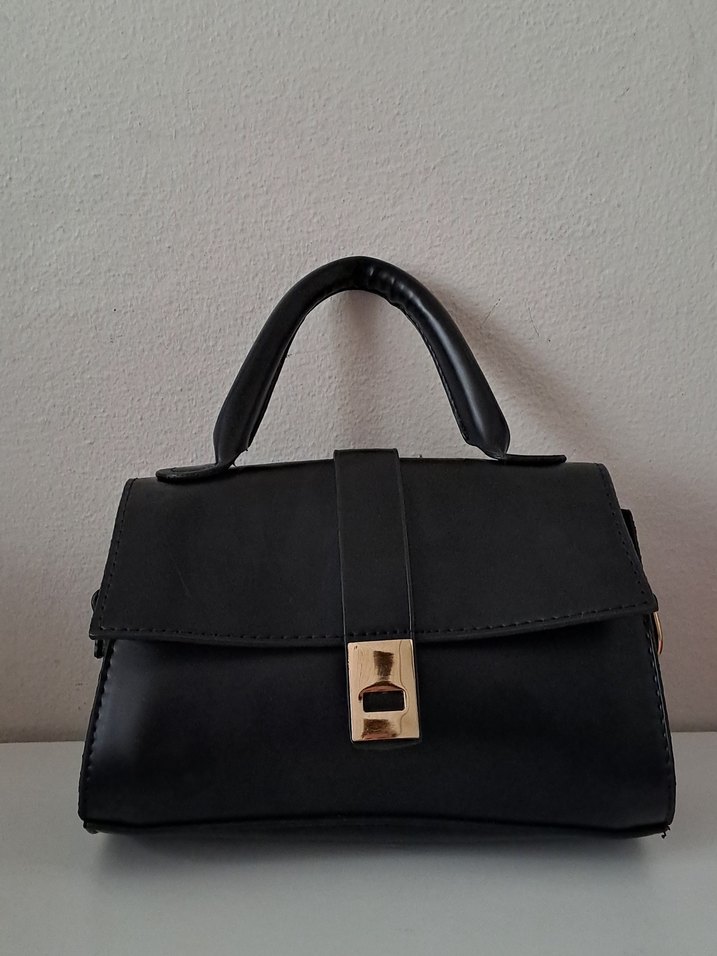 Siyah Deri Tokalı  askılı veya el Çantası kücük - Görsel 3