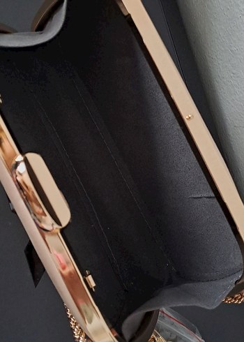 Zincir Detaylı Bej Kadın Portföy Çanta - Görsel 4