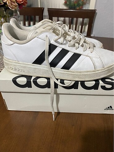 Adidas spor ayakkabı