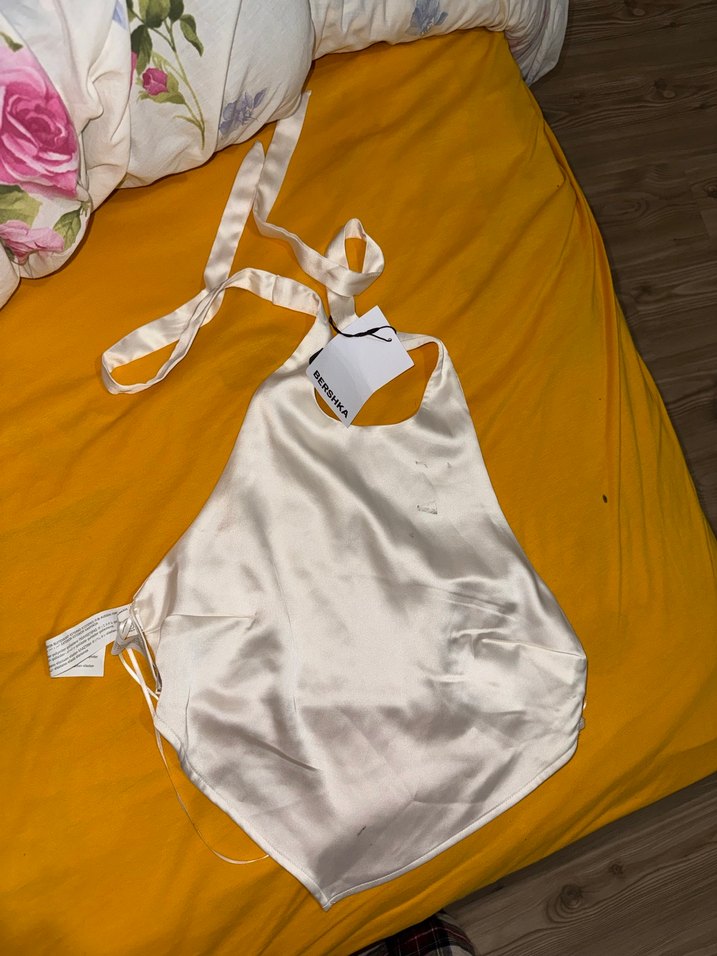 Beyaz sırtı açık saten crop - Görsel 2