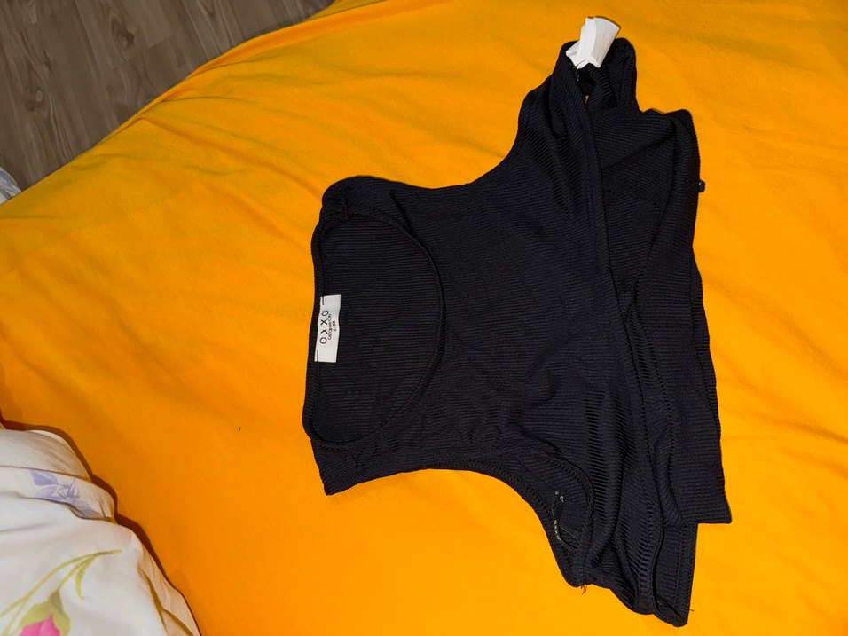 Siyah crop - Görsel 2