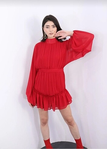 l Beden Fırfır ve drape detaylı mini kırmızı elbise 