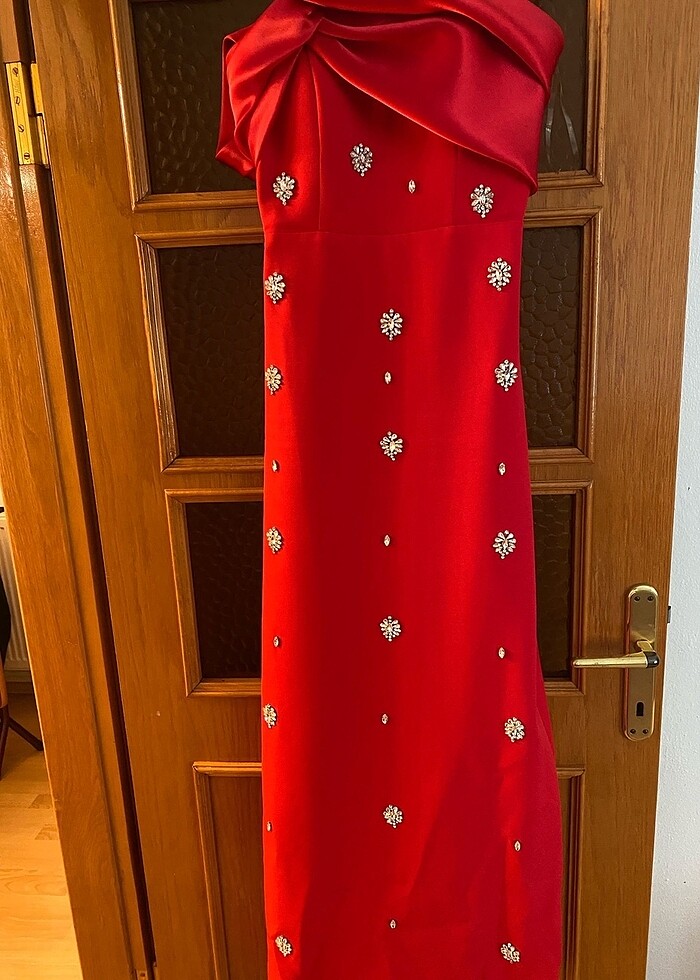 Kırmızı abiye elbise - Görsel 3