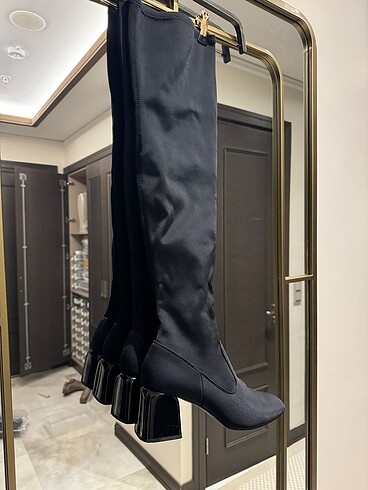 Stradivarius siyah çizme