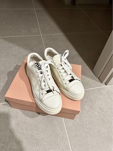Miu Miu sneakers ( spor ayakkabı )