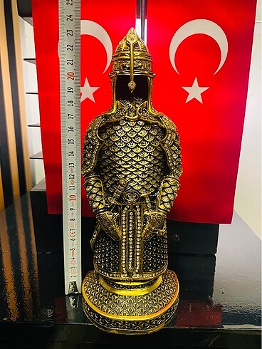 Altın Zırhlı Biblo
