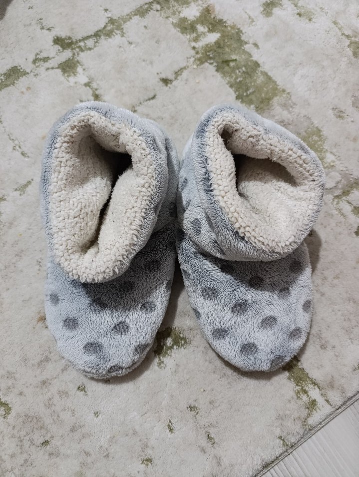 Gri Puantiyeli Kız Çocuk Sıcak Terlik - Görsel 3