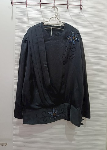 Siyah Nakışlı Drapeli Kadın ETEK BLUZ TAKIM - Görsel 2