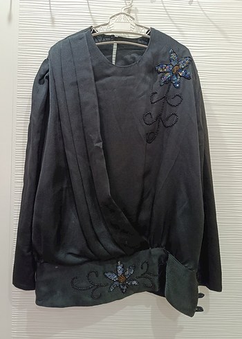 Siyah Nakışlı Drapeli Kadın ETEK BLUZ TAKIM - Görsel 3