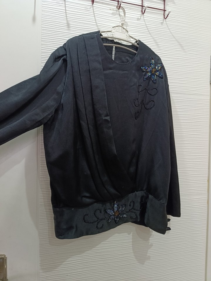 Siyah Nakışlı Drapeli Kadın ETEK BLUZ TAKIM - Görsel 4