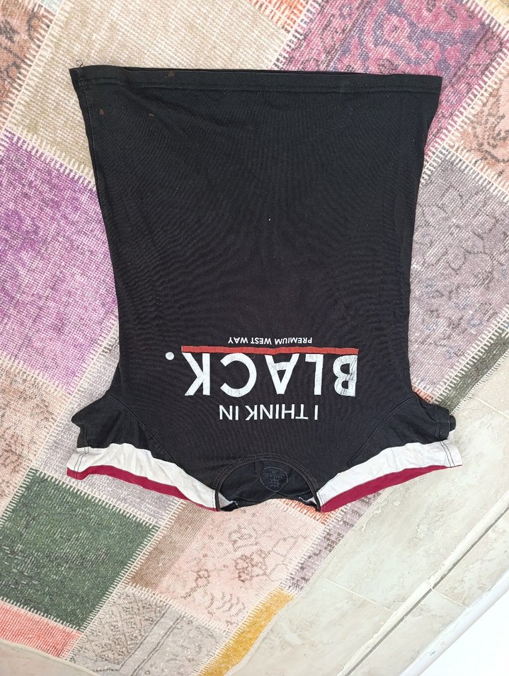 Siyah Baskılı Kısa Kollu Tişört - Görsel 2